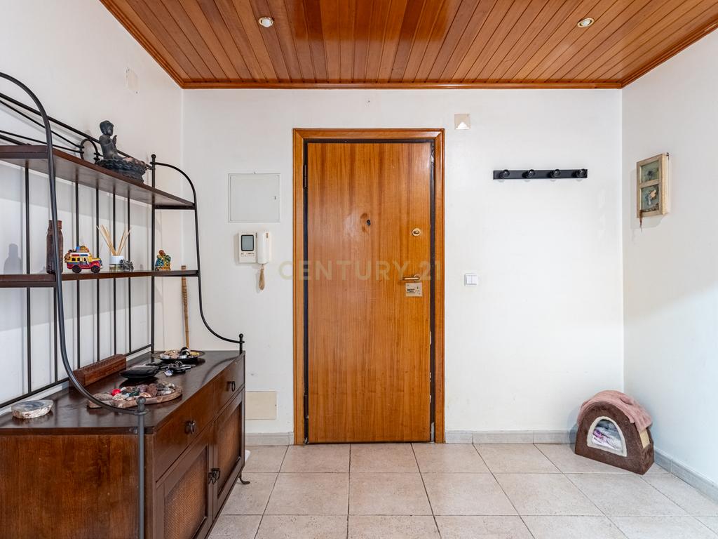 Exclusivo T4 Duplex na Urbanização da Cavaleira | 205 m² de Área Total | Parqueamento - Image 19