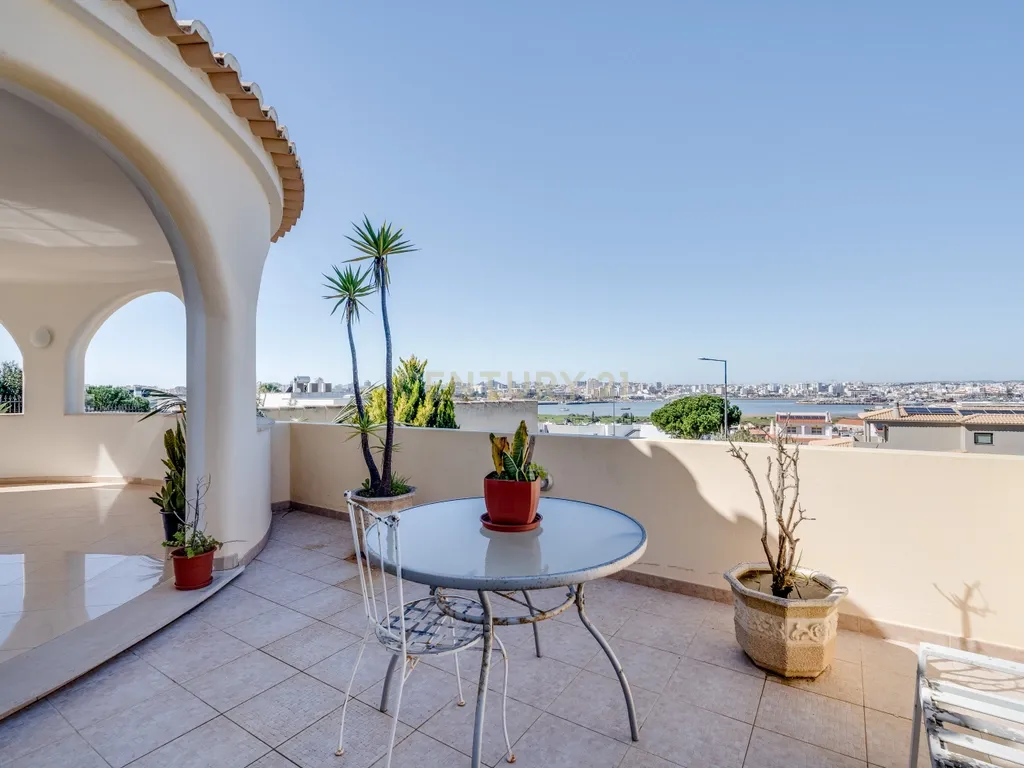 Moradia em Ferragudo com Vista para o Rio - Image 15