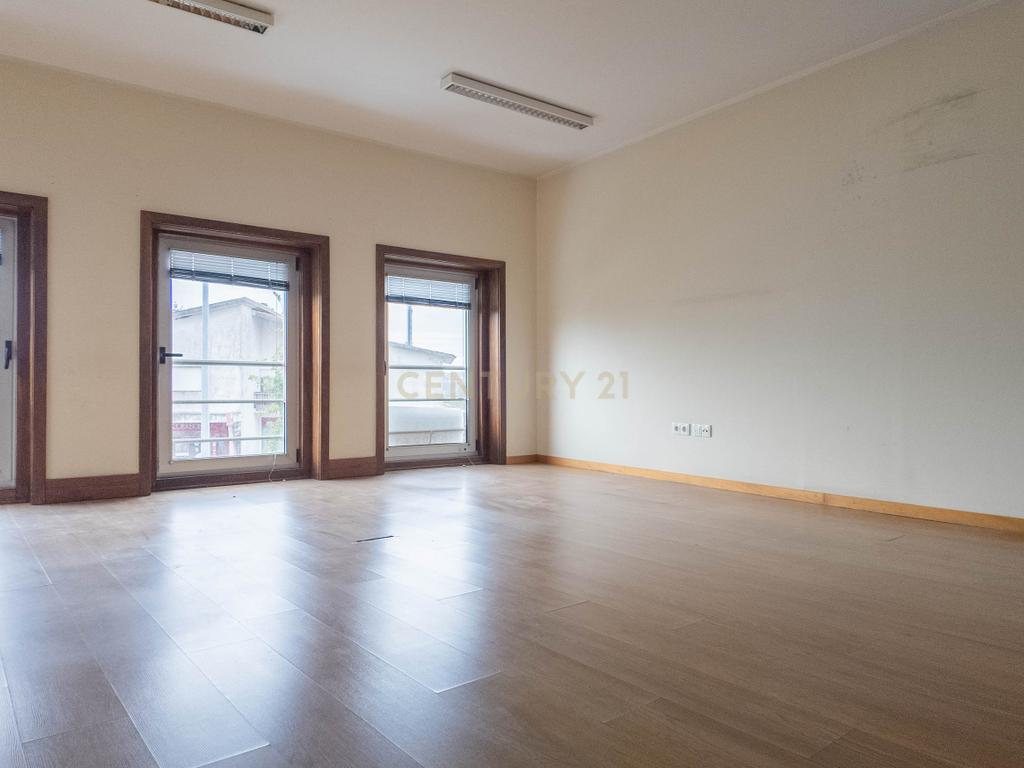 Prédio no Centro de Avintes – Vila Nova de Gaia - Image 13
