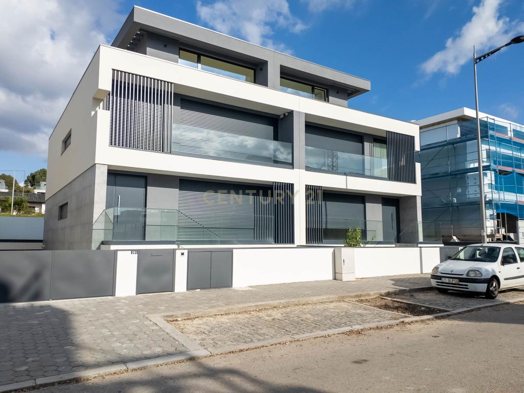 Moradia nova T4+1, de luxo, a escassos metros da Praia de Canidelo - Image 103