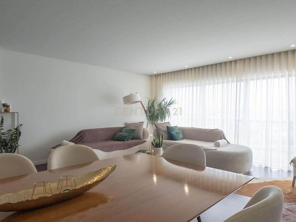 Apartamento T3 Triplex em condomínio privado em Vila Nova Gaia. - Image 6