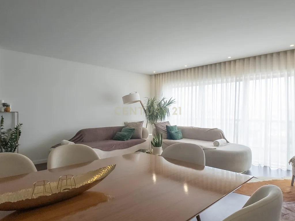 Apartamento T3 Triplex em condomínio privado em Vila Nova Gaia. - Image 6