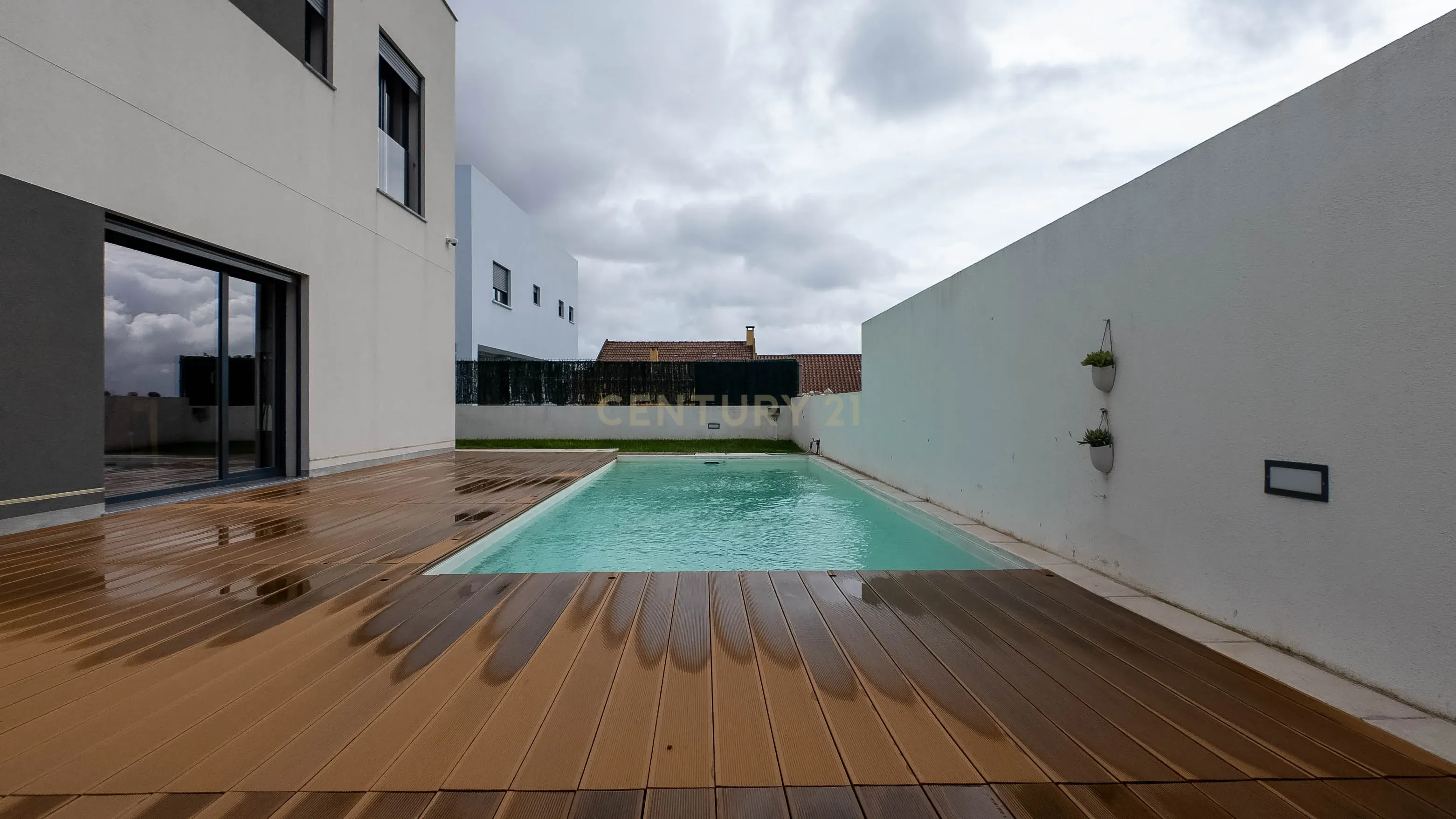 Moradia T4 de Luxo com Piscina em Odivelas (Ramada) - Image 49