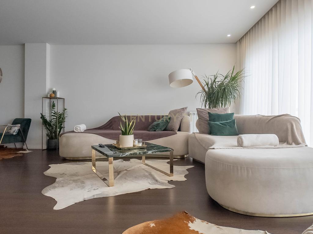 Apartamento T3 Triplex em condomínio privado em Vila Nova Gaia. - Image 2