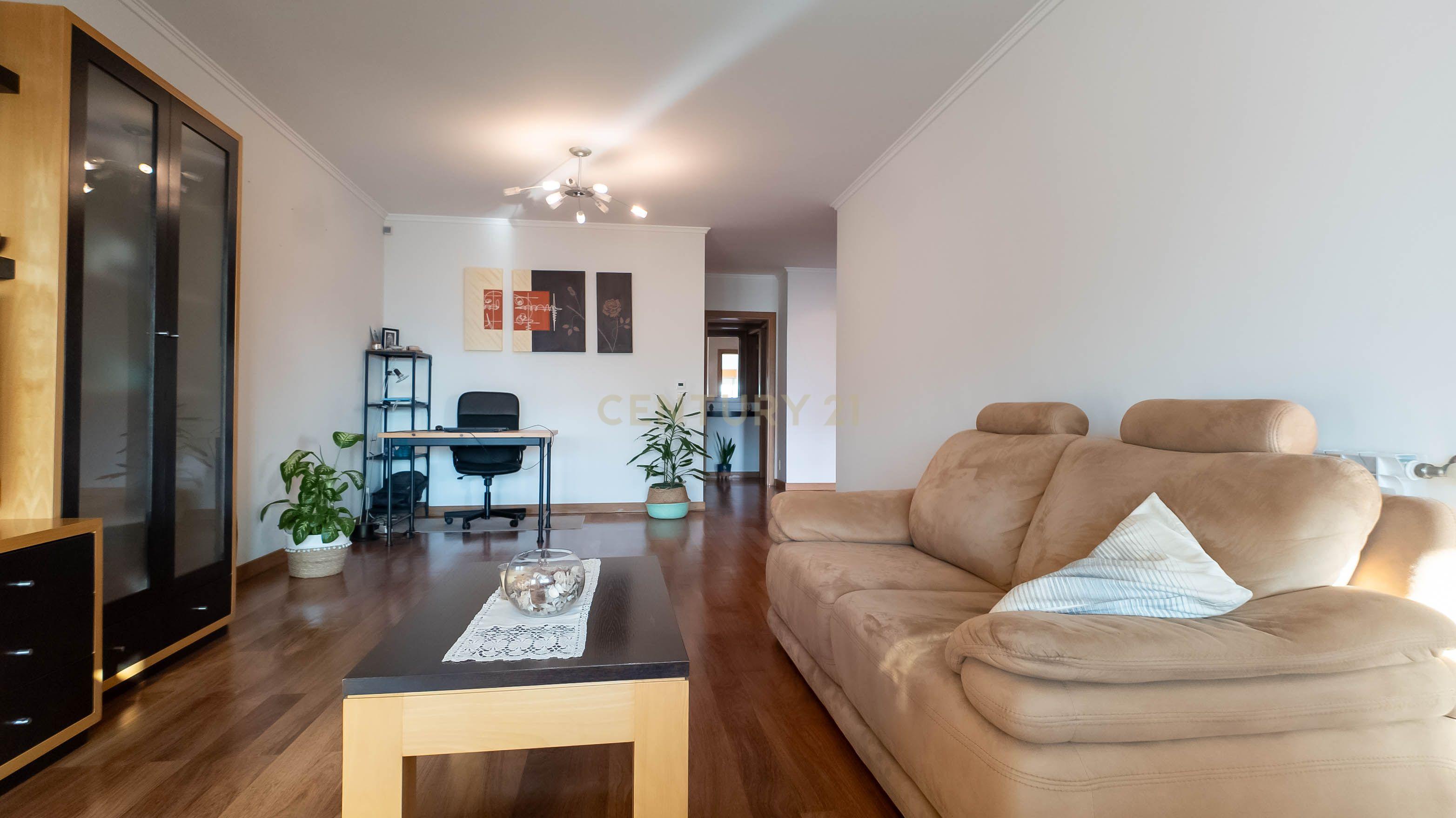 Apartamento T2 com Box Perto das praias de Espinho - Image 8