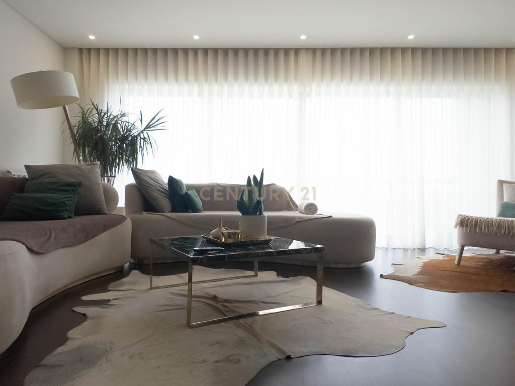 Apartamento T3 Triplex em condomínio privado em Vila Nova Gaia. - Image 3