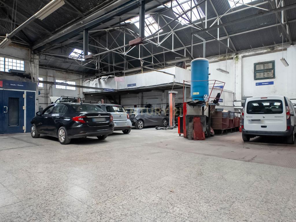 Loja/Armazém à Venda com 688 m² junto ao Alto de São João, Lisboa - Image 6