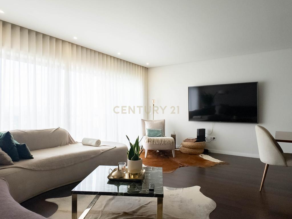 Apartamento T3 Triplex em condomínio privado em Vila Nova Gaia. - Image 7