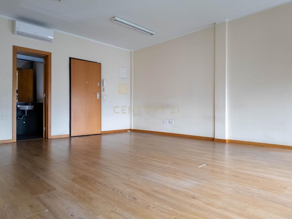 Prédio no Centro de Avintes – Vila Nova de Gaia - Image 17