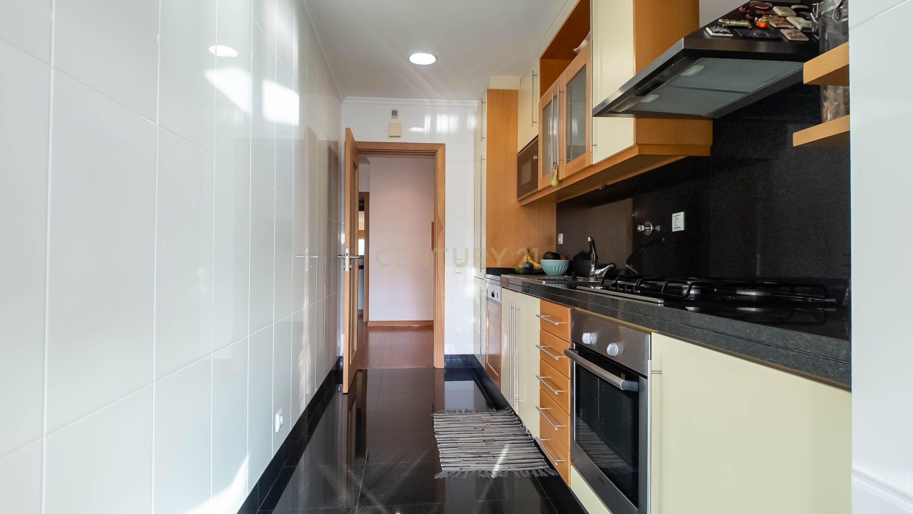 Apartamento T2 com Box Perto das praias de Espinho - Image 16
