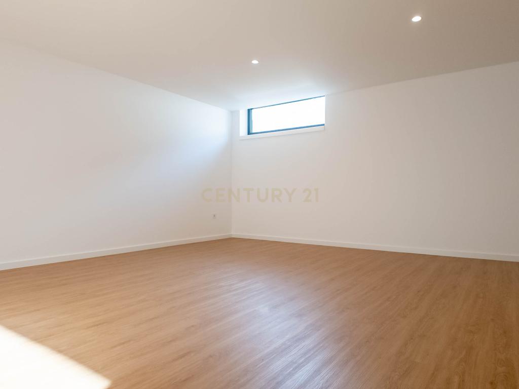 Moradia nova T4+1, de luxo, a escassos metros da Praia de Canidelo - Image 39
