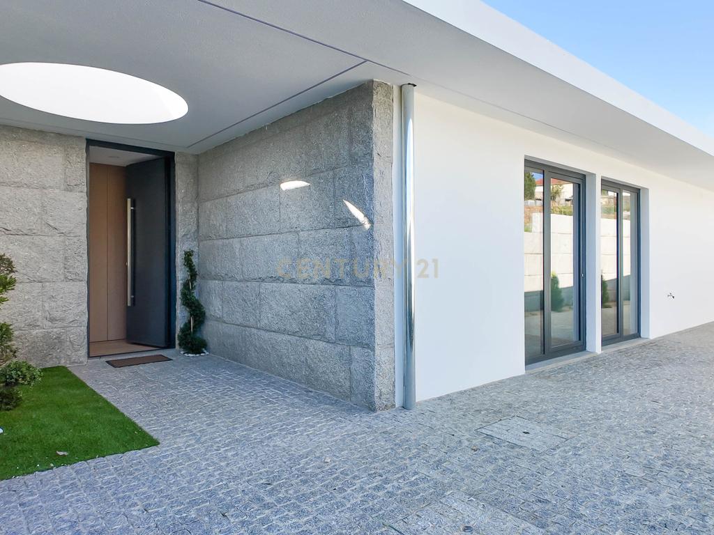 Moradia T4 Térrea com Piscina - PROJETO CHAVE NA MÃO - Gondomar - Image 38
