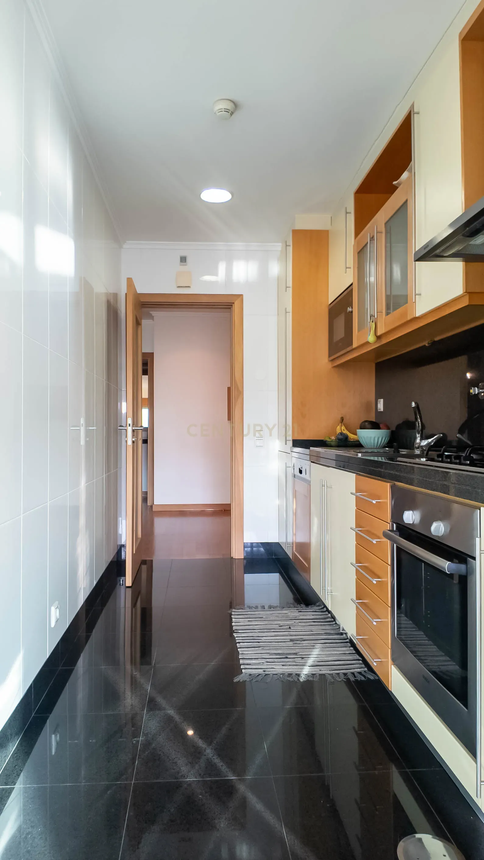 Apartamento T2 com Box Perto das praias de Espinho - Image 17