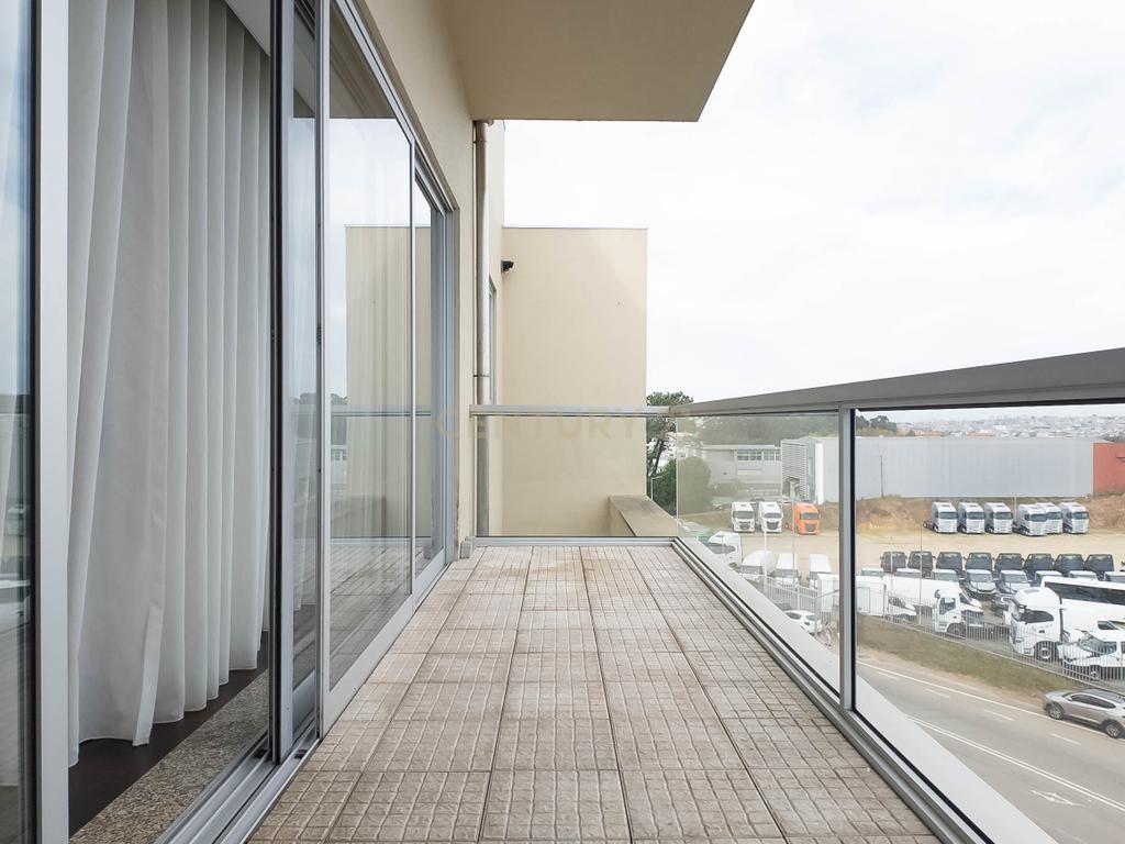 Apartamento T3 Triplex em condomínio privado em Vila Nova Gaia. - Image 23
