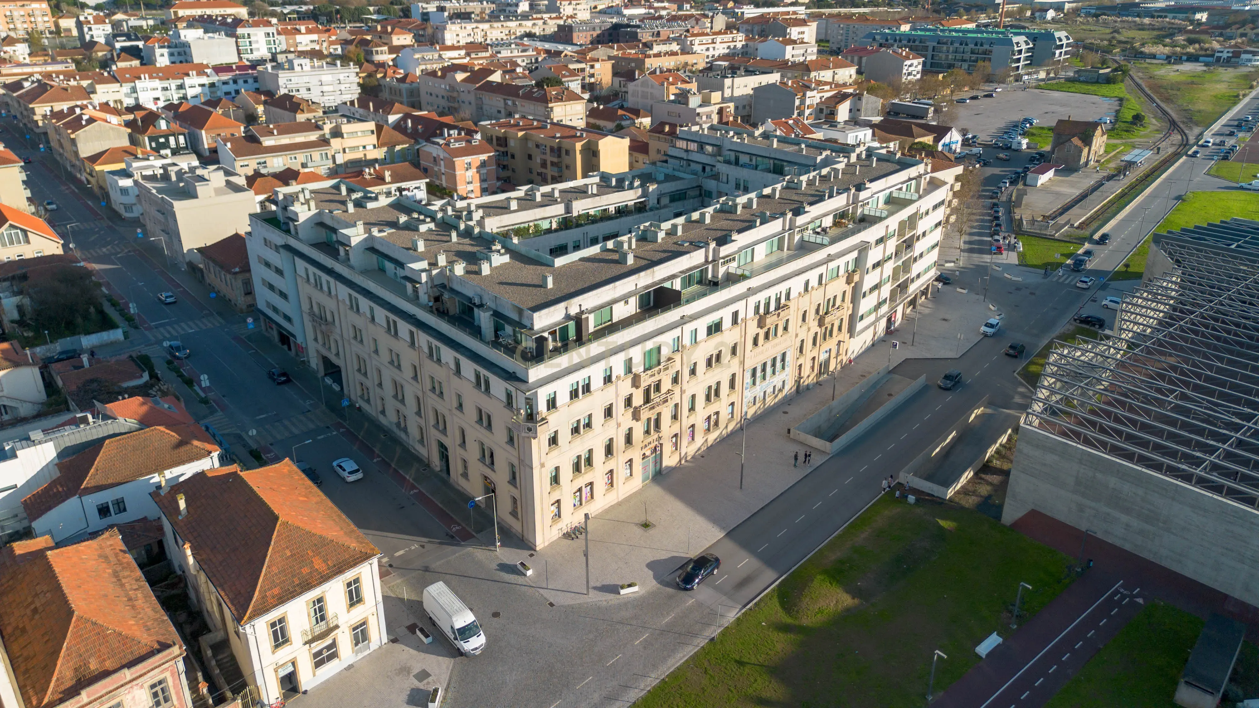 Apartamento T2 com Box Perto das praias de Espinho - Image 34