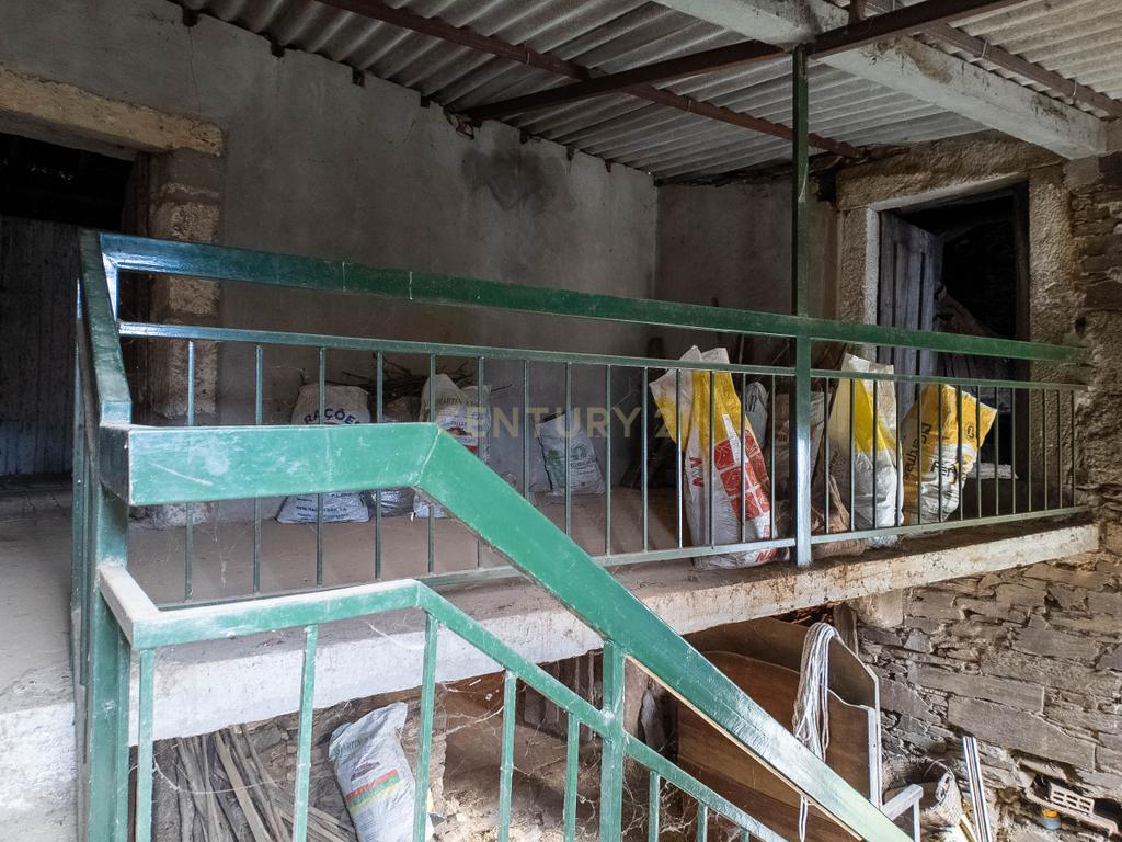 Ruína num ambiente tranquilo para demolir ou reconstruir - Image 12