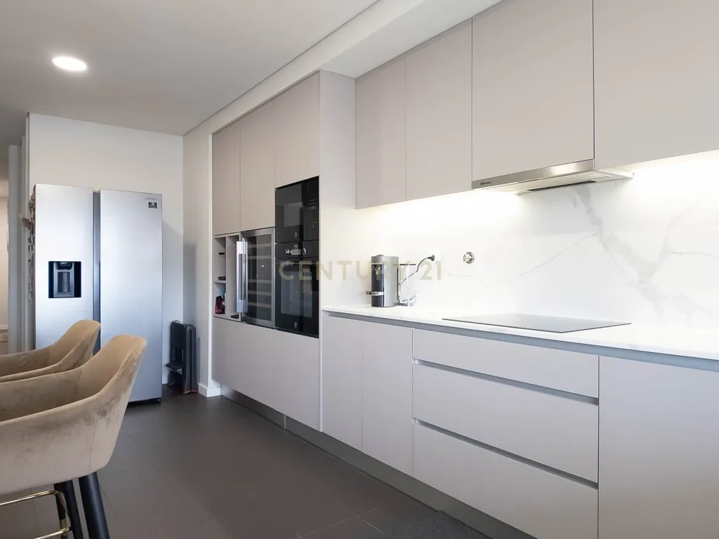 Apartamento T3 Triplex em condomínio privado em Vila Nova Gaia. - Image 21