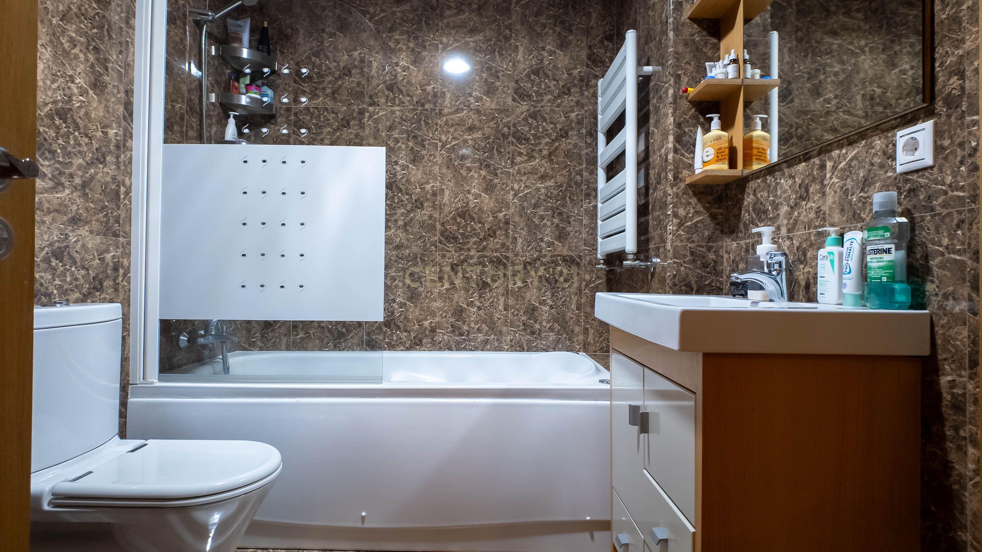 Apartamento T2 com Box Perto das praias de Espinho - Image 15