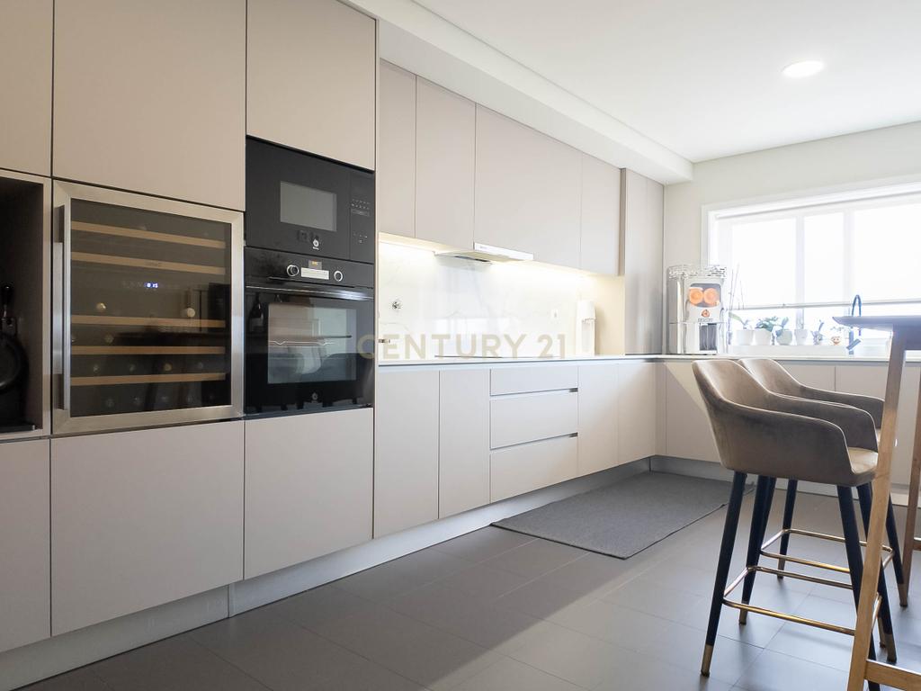 Apartamento T3 Triplex em condomínio privado em Vila Nova Gaia. - Image 22
