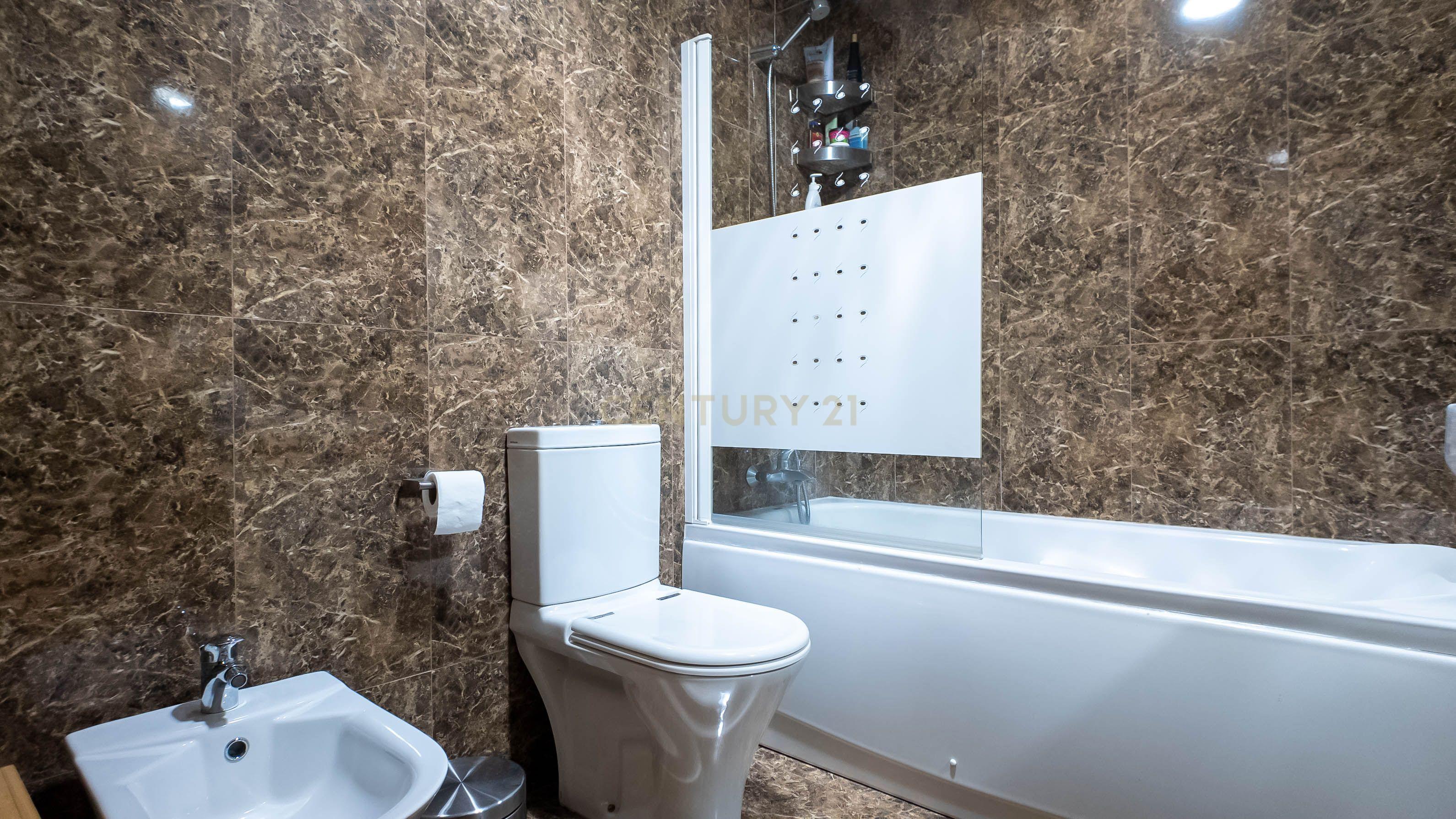 Apartamento T2 com Box Perto das praias de Espinho - Image 14