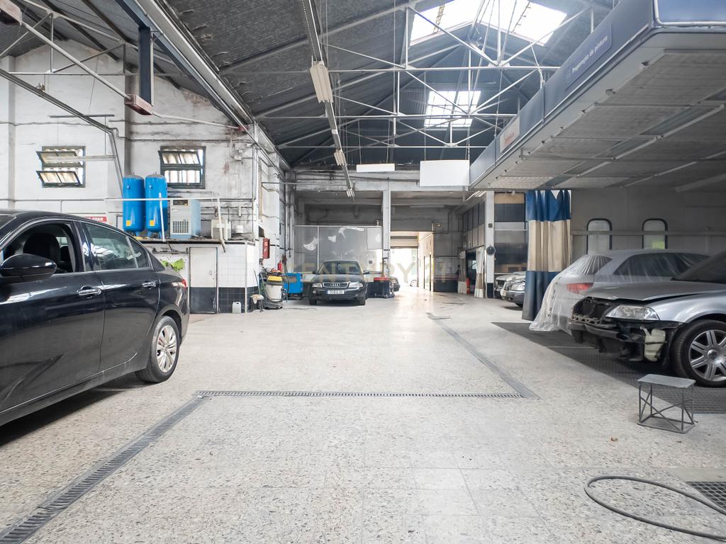 Loja/Armazém à Venda com 688 m² junto ao Alto de São João, Lisboa - Image 18
