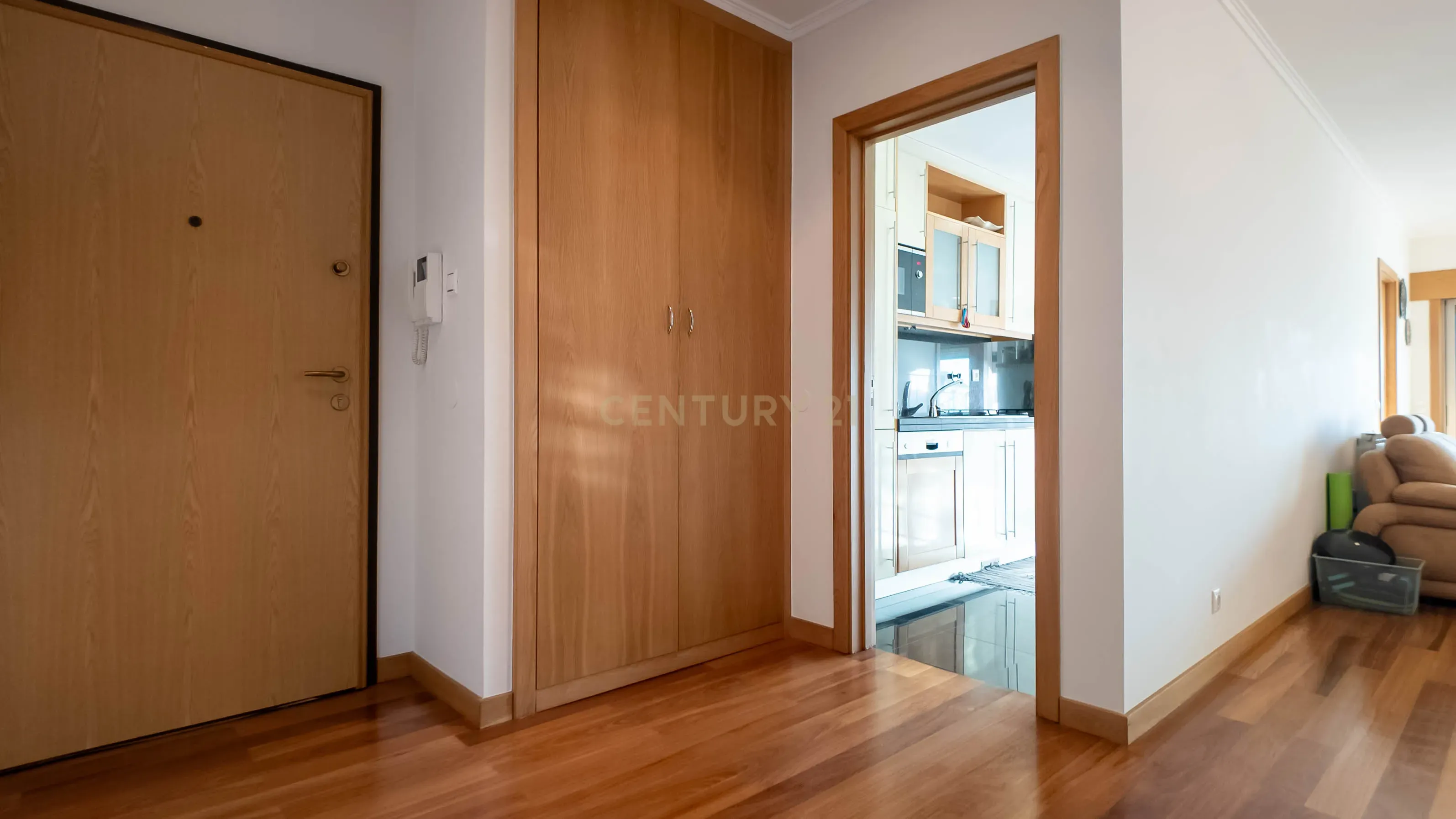 Apartamento T2 com Box Perto das praias de Espinho - Image 9