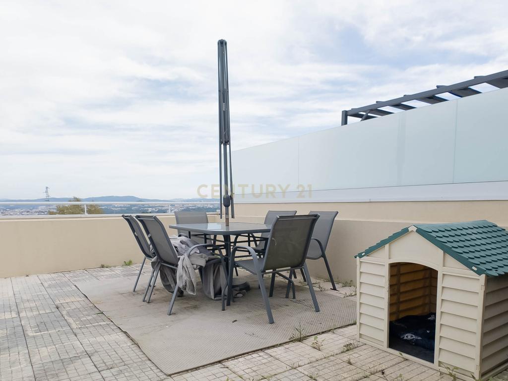 Apartamento T3 Triplex em condomínio privado em Vila Nova Gaia. - Image 40