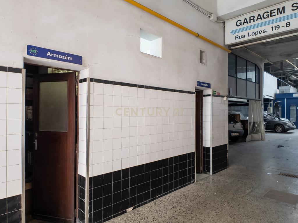 Loja/Armazém à Venda com 688 m² junto ao Alto de São João, Lisboa - Image 20