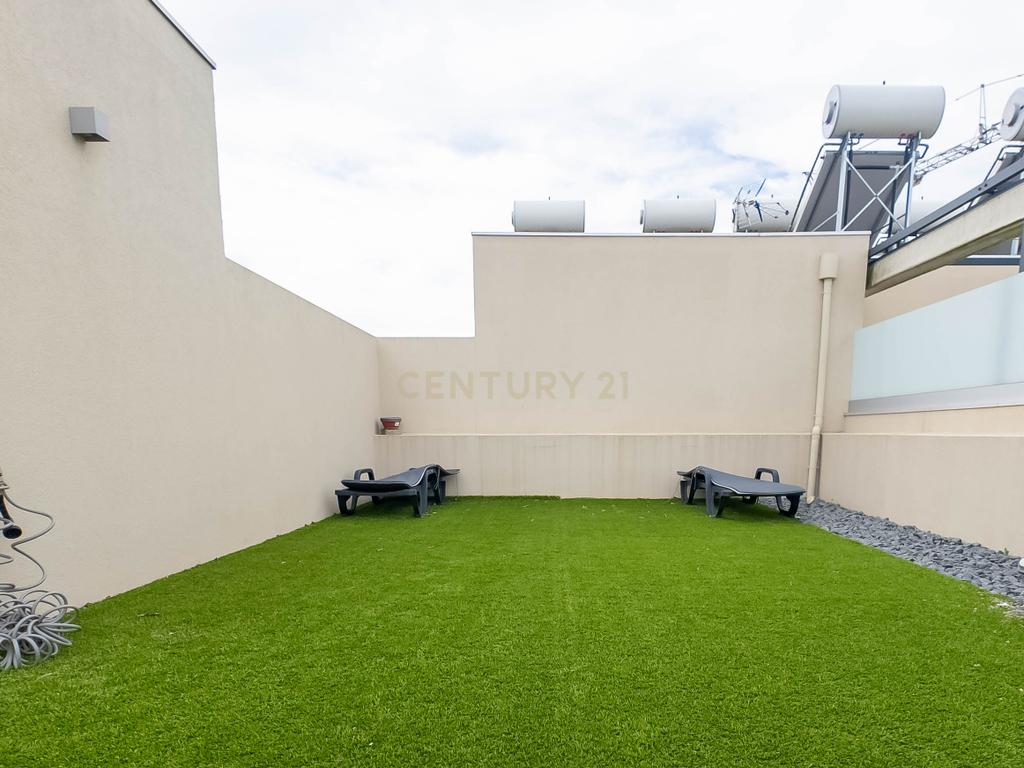 Apartamento T3 Triplex em condomínio privado em Vila Nova Gaia. - Image 37