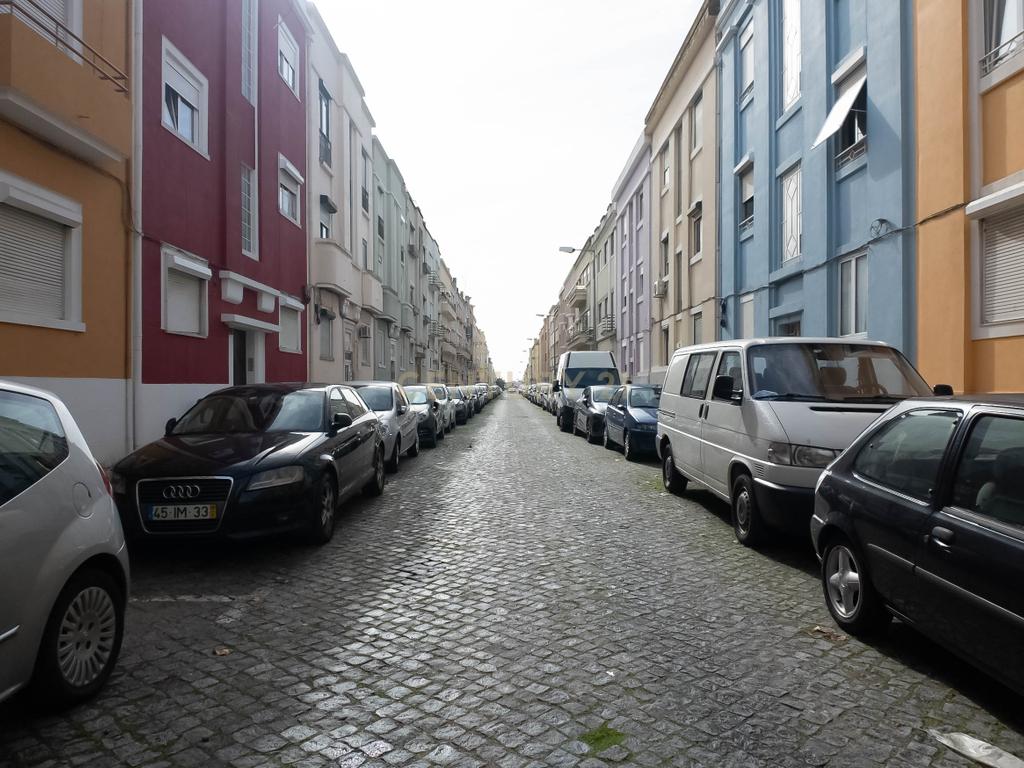 Loja/Armazém à Venda com 688 m² junto ao Alto de São João, Lisboa - Image 15