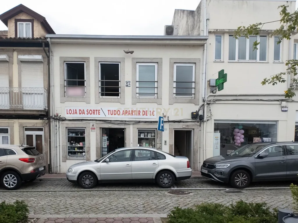 Prédio no Centro de Avintes – Vila Nova de Gaia - Image 1
