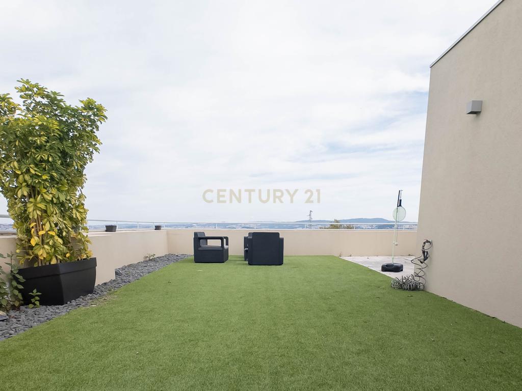 Apartamento T3 Triplex em condomínio privado em Vila Nova Gaia. - Image 38