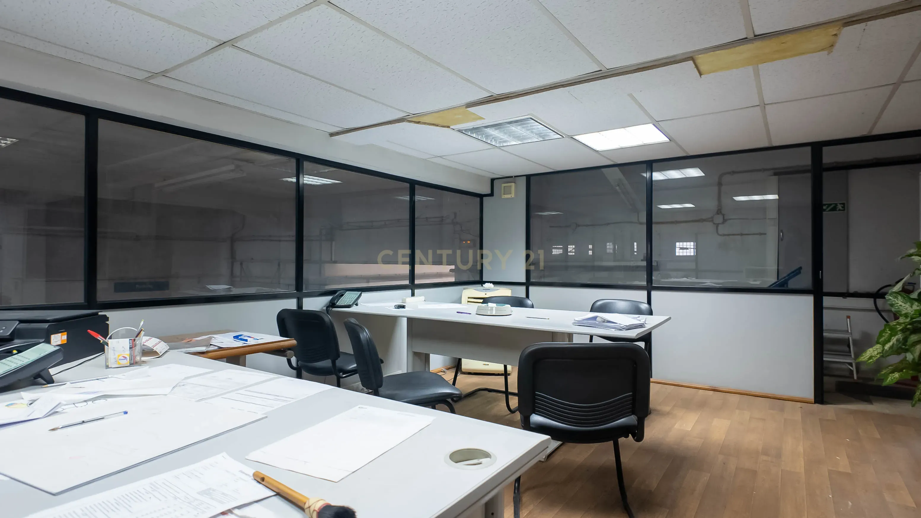 Loja/Armazém à Venda com 688 m² junto ao Alto de São João, Lisboa - Image 23