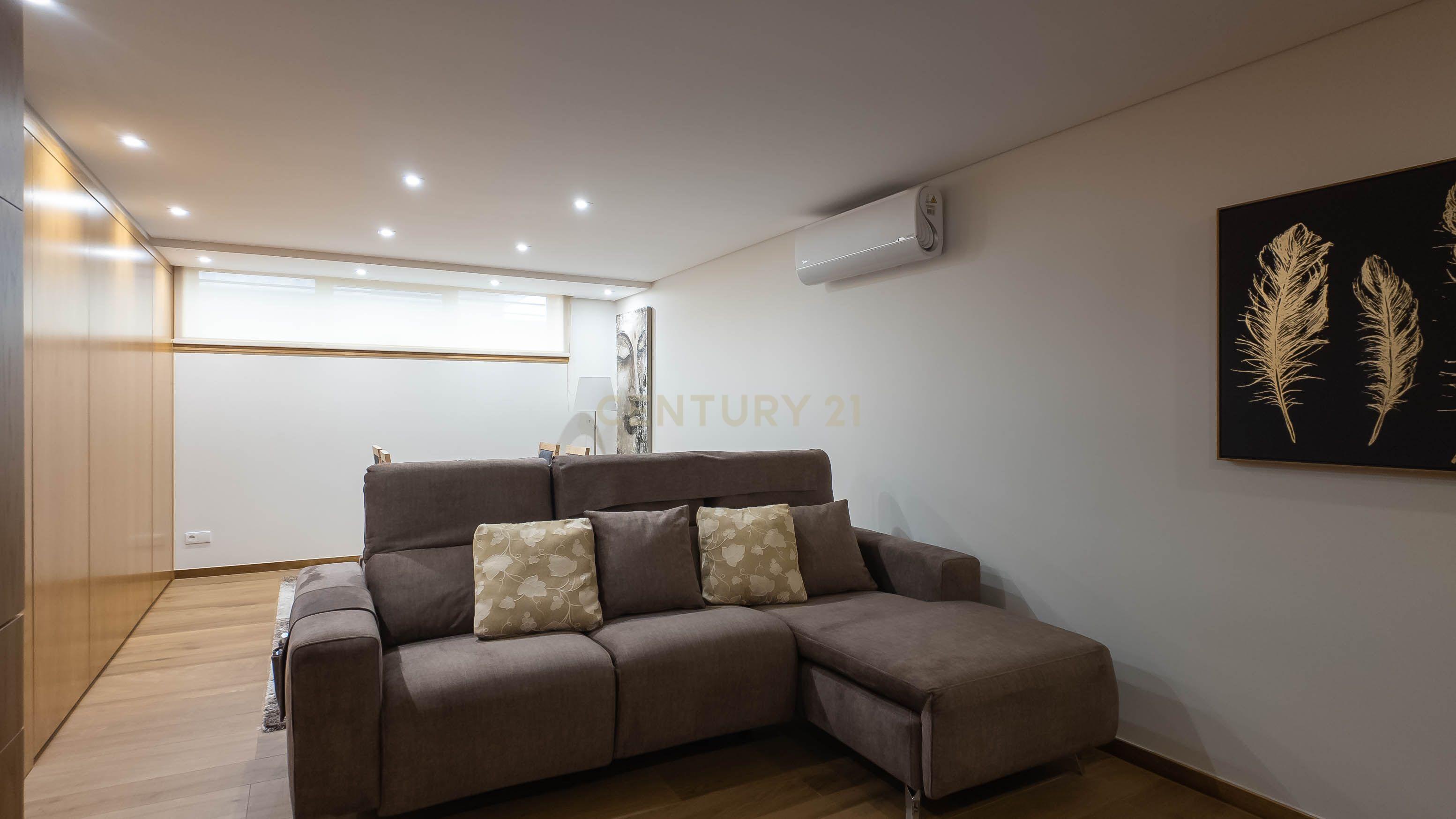 Moradia T3 com logradouro e garagem situada em Gondomar. - Image 31