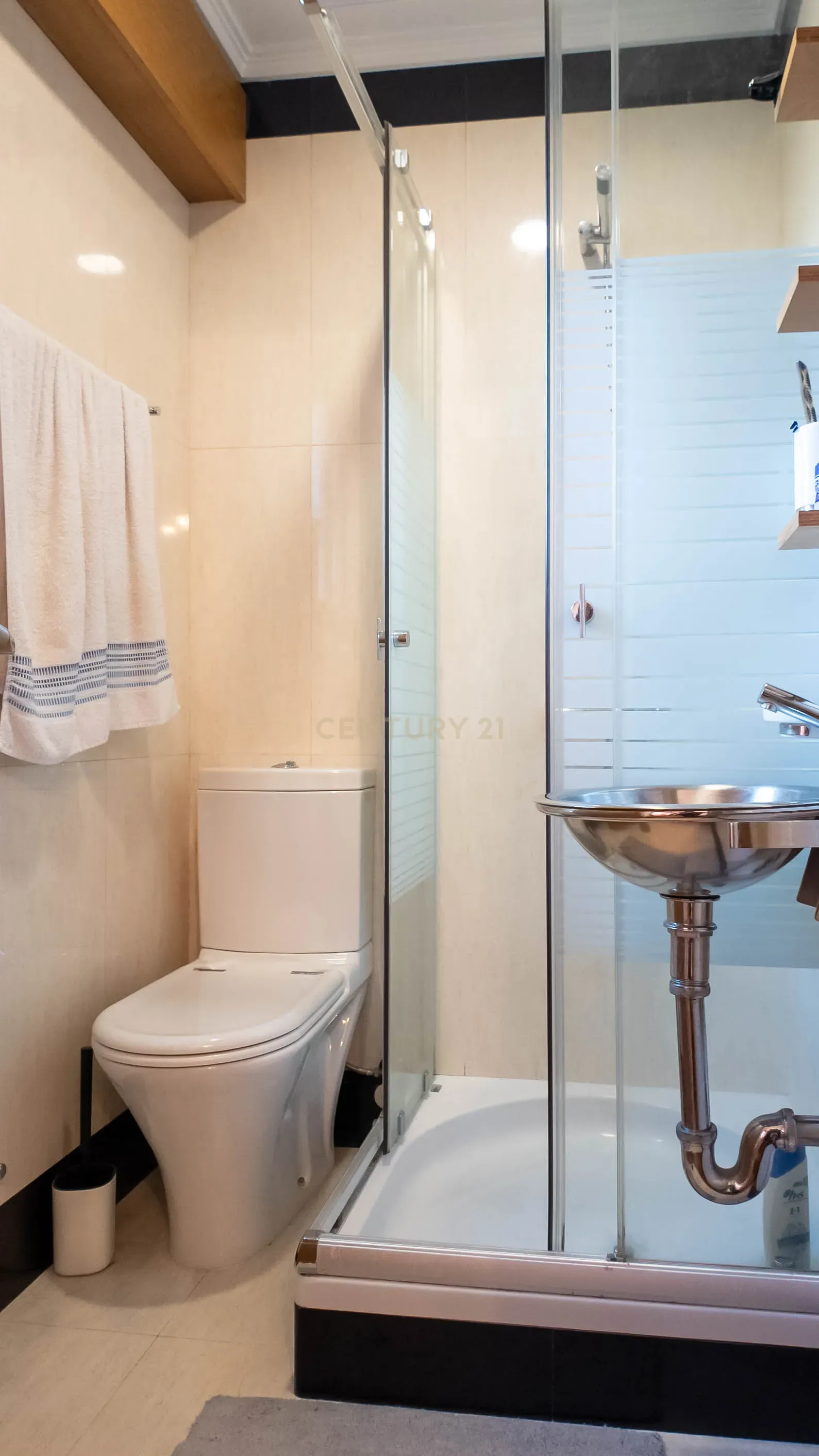 Apartamento T2 com Box Perto das praias de Espinho - Image 26