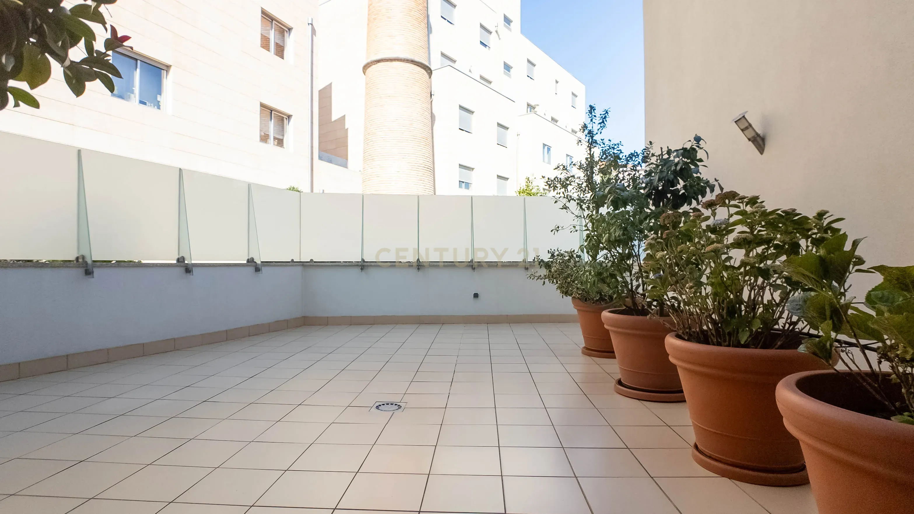 T2 com Terraço, Jardim em condomínio privado de luxo na Boavista. - Image 30