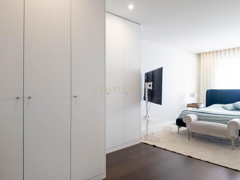 Apartamento T3 Triplex em condomínio privado em Vila Nova Gaia. - Image 25