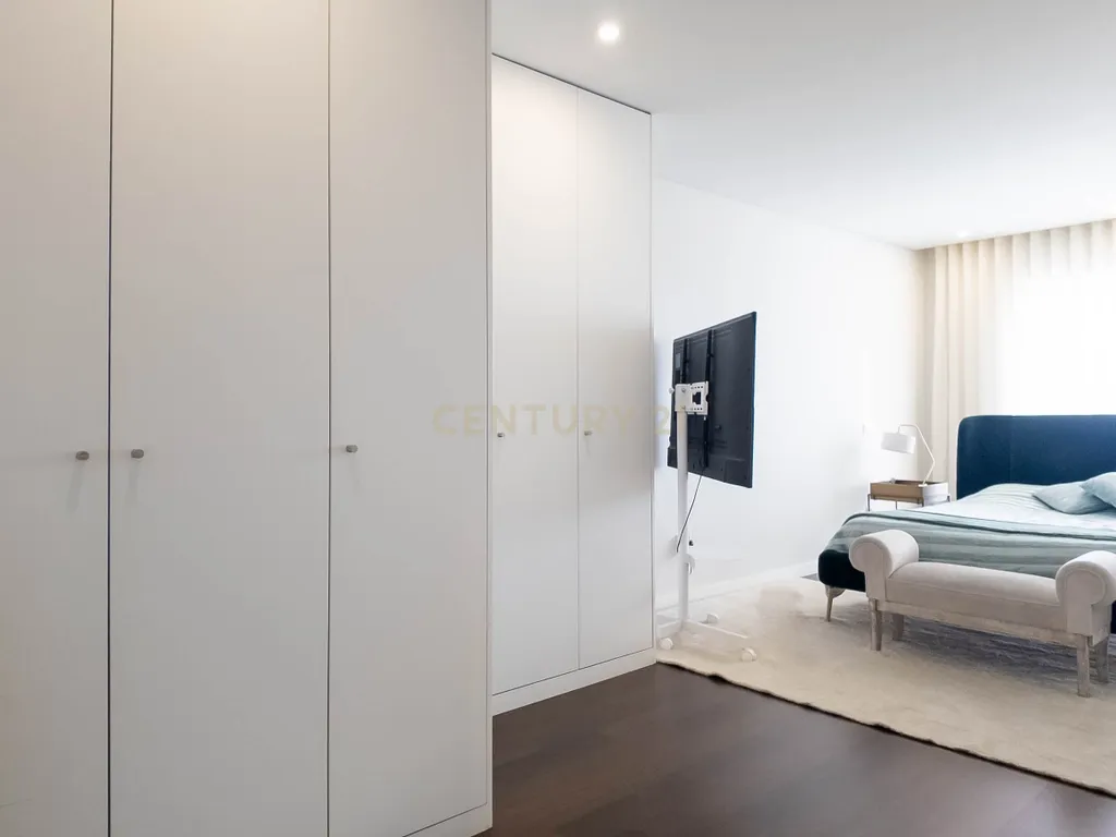 Apartamento T3 Triplex em condomínio privado em Vila Nova Gaia. - Image 25