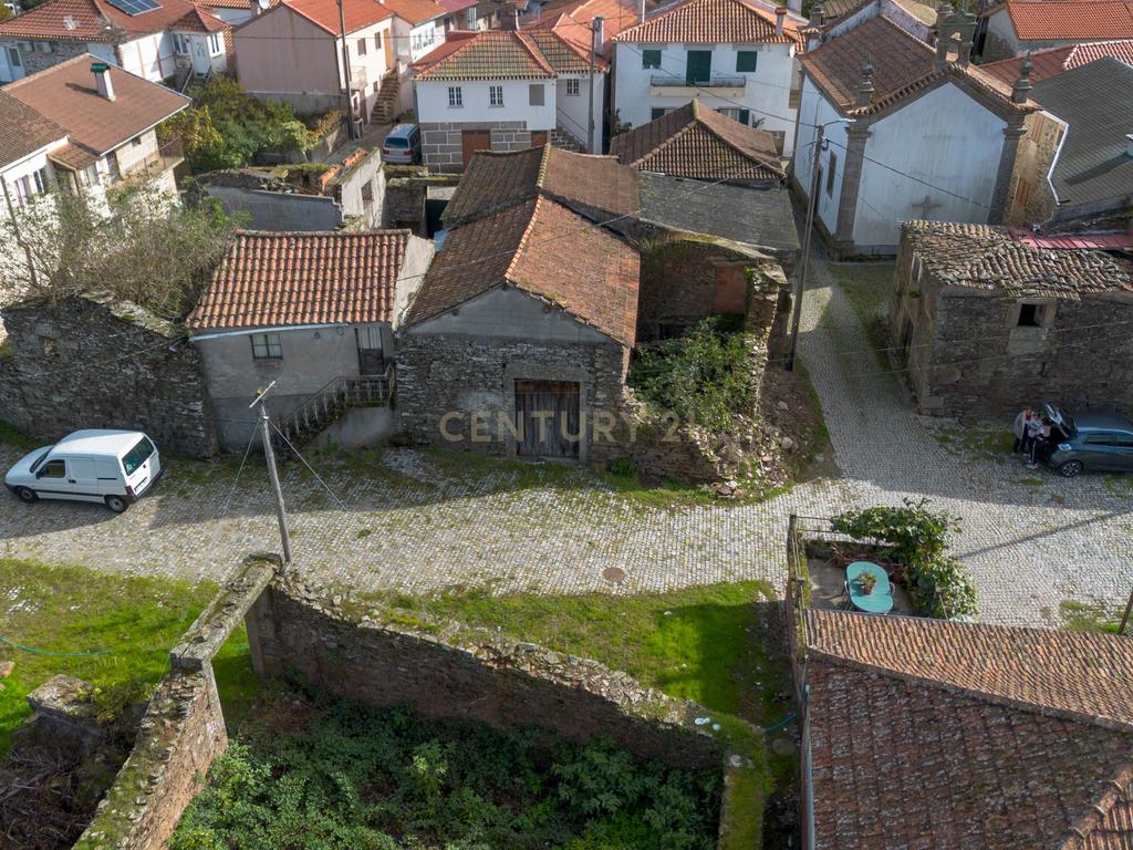 Ruína num ambiente tranquilo para demolir ou reconstruir - Image 32