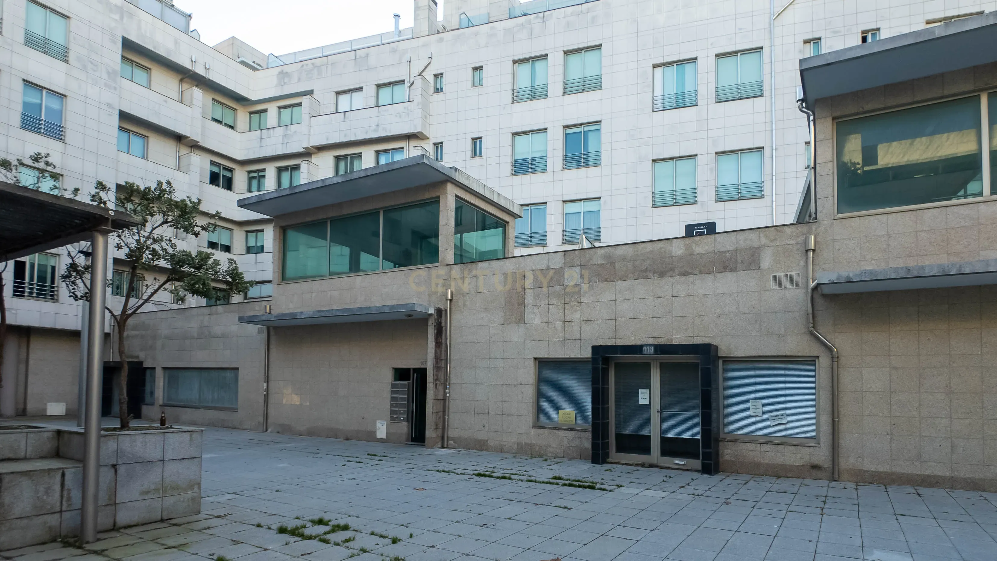 Apartamento T2 com Box Perto das praias de Espinho - Image 32