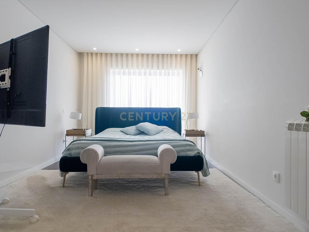 Apartamento T3 Triplex em condomínio privado em Vila Nova Gaia. - Image 24
