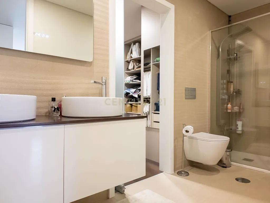 Apartamento T3 Triplex em condomínio privado em Vila Nova Gaia. - Image 29