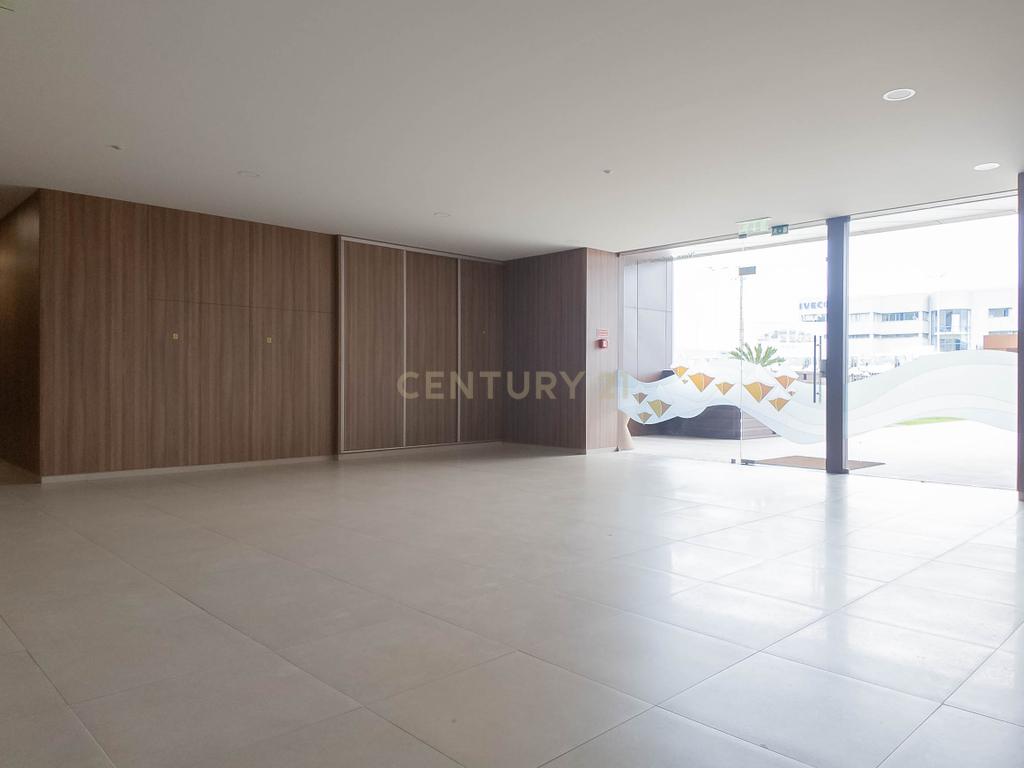 Apartamento T3 Triplex em condomínio privado em Vila Nova Gaia. - Image 42