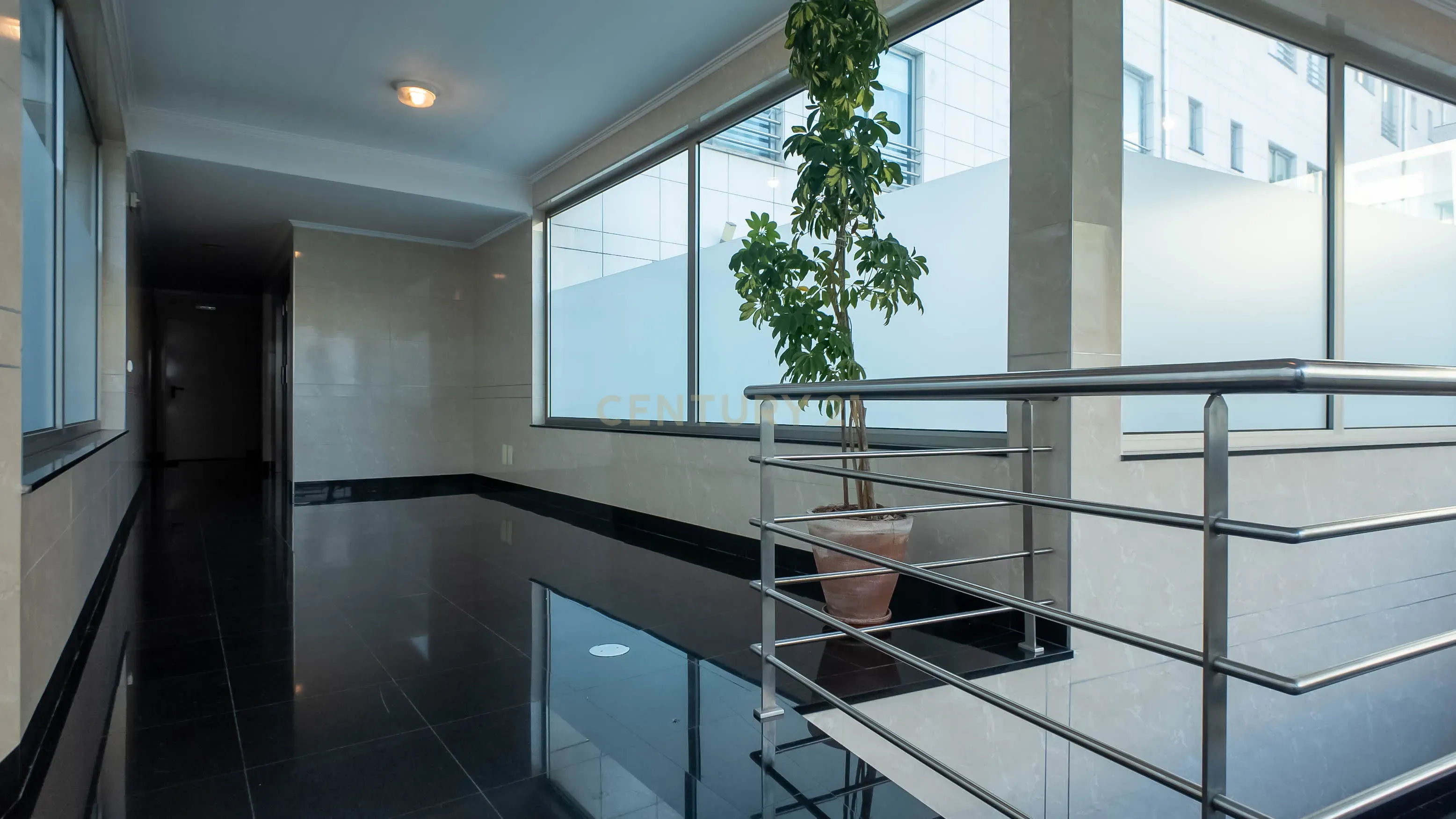 Apartamento T2 com Box Perto das praias de Espinho - Image 27