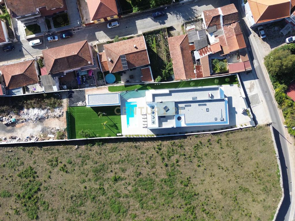 Moradia T4 Térrea com Piscina - PROJETO CHAVE NA MÃO - Gondomar - Image 54