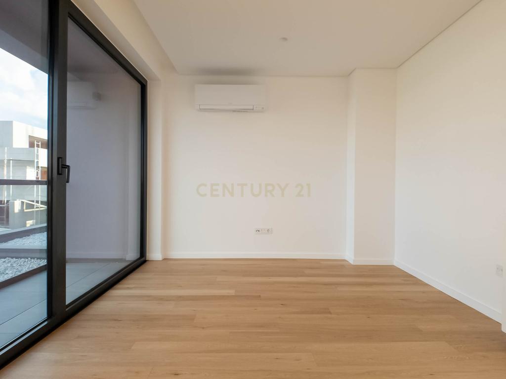 Moradia nova T4+1, de luxo, a escassos metros da Praia de Canidelo - Image 98