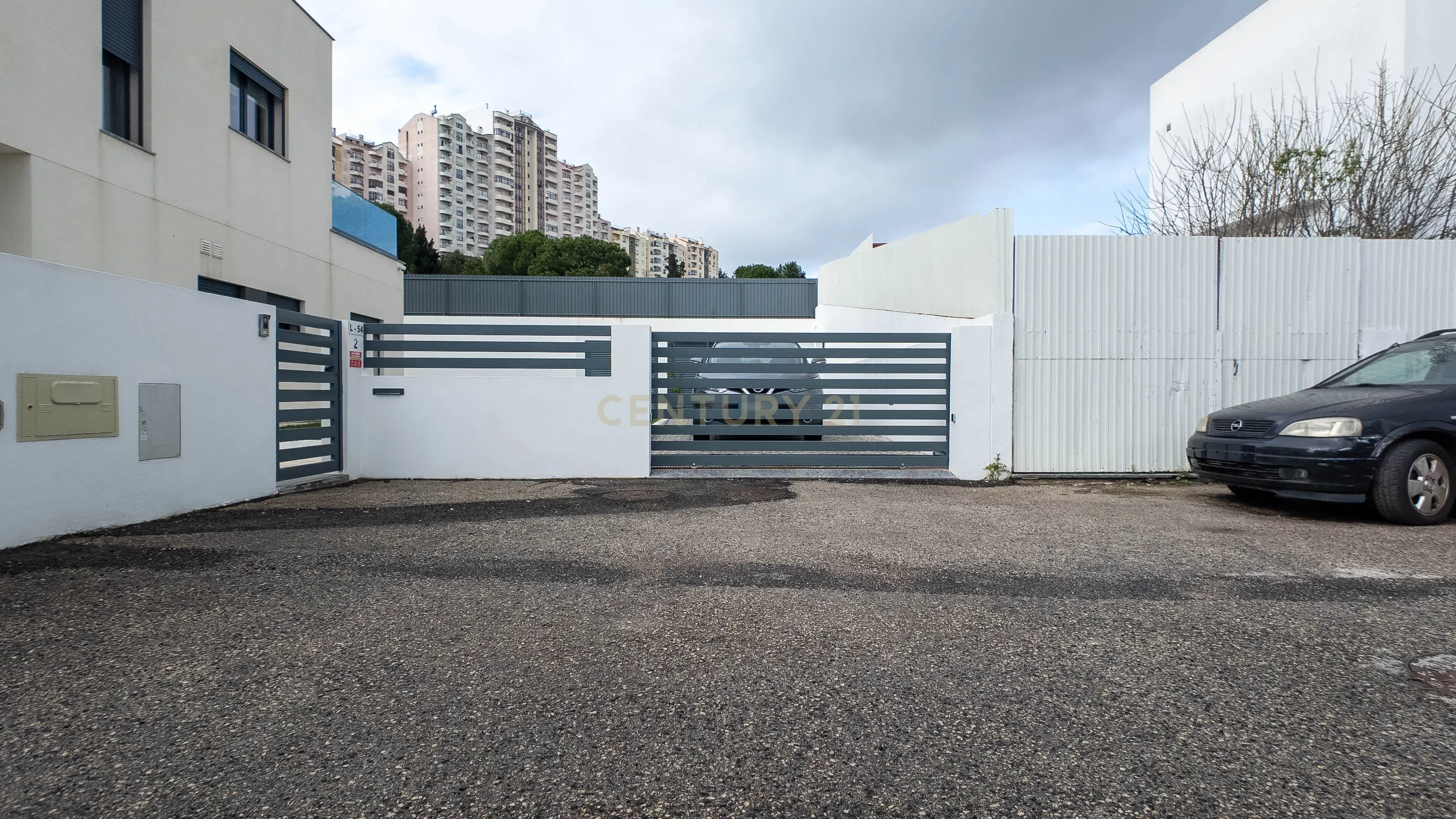 Moradia T4 de Luxo com Piscina em Odivelas (Ramada) - Image 54