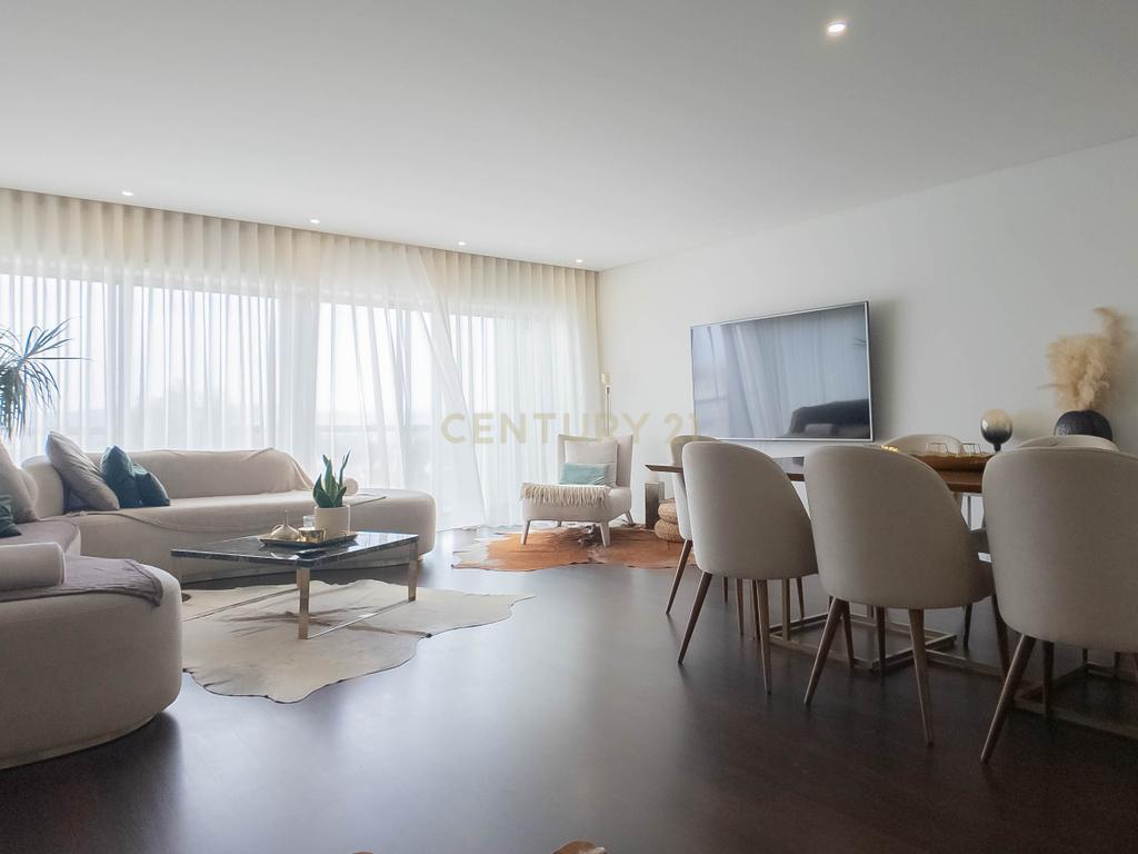 Apartamento T3 Triplex em condomínio privado em Vila Nova Gaia. - Image 8