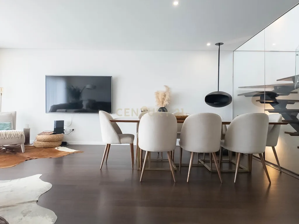 Apartamento T3 Triplex em condomínio privado em Vila Nova Gaia. - Image 9
