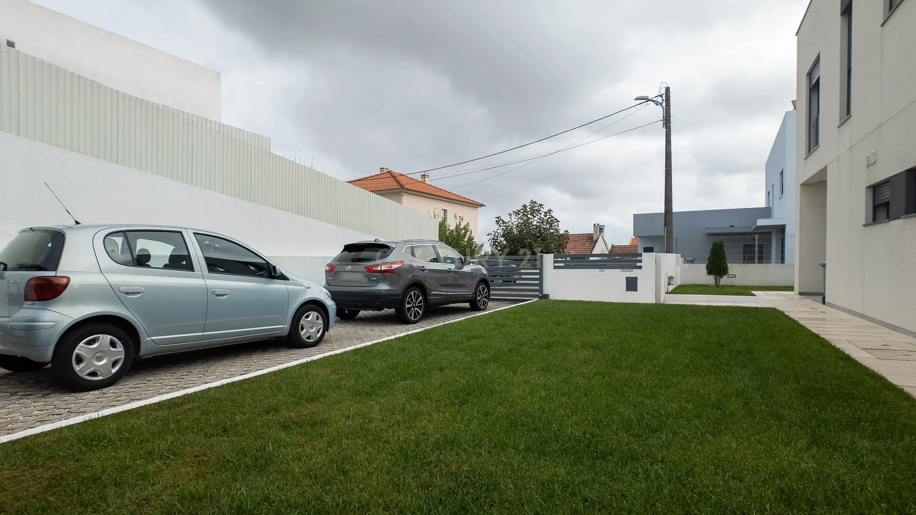 Moradia T4 de Luxo com Piscina em Odivelas (Ramada) - Image 44